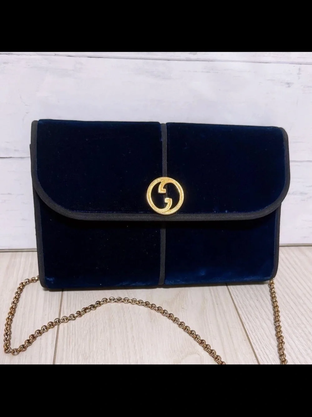 Gucci Deep Blue Velvet Chain Shoulder Clutch